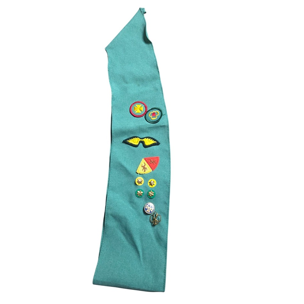Vintage 1970s 80s Girl Scouts Green Junior Sash with Merit Badges and Pins